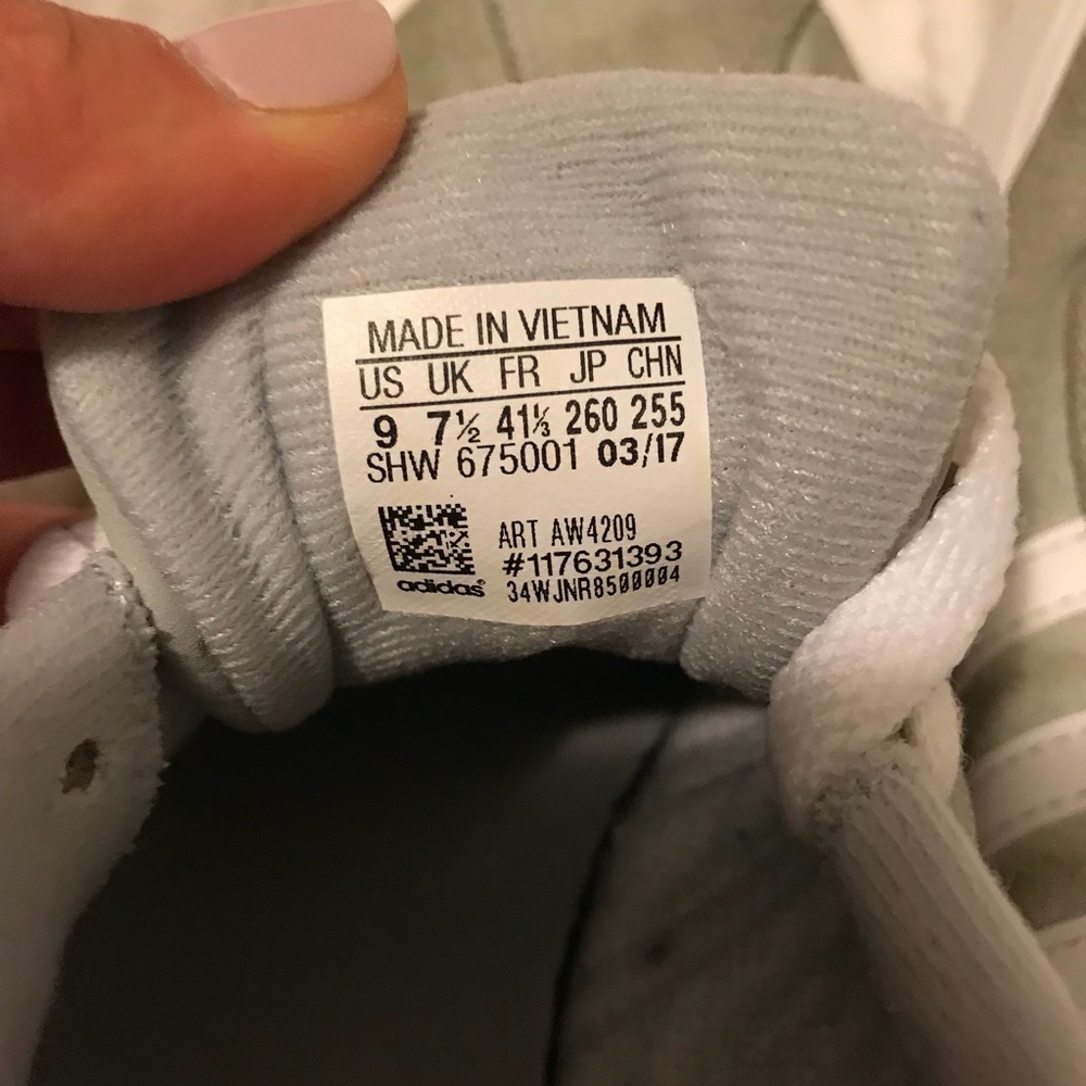 Adidas Kicks - image 4